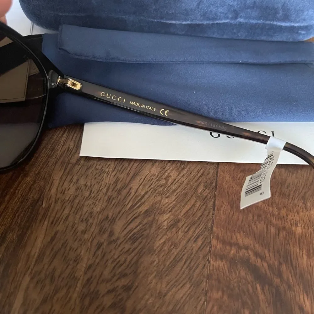 New Gucci ❤️56 mm cat eye sunglasses